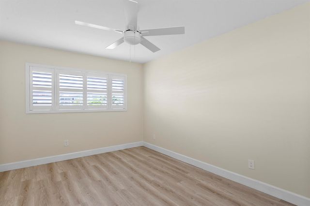 111 Shore Court 203, North Palm Beach, FL 33408