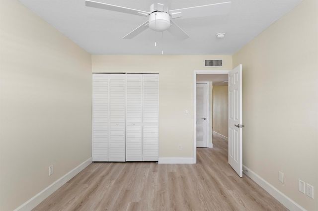 111 Shore Court 203, North Palm Beach, FL 33408