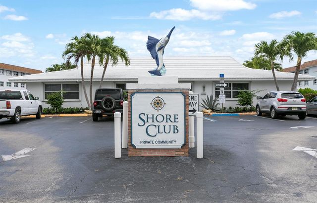 111 Shore Court 203, North Palm Beach, FL 33408
