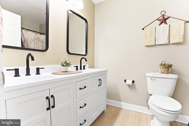 1 WALNUT POND CT, Middletown, MD 21769