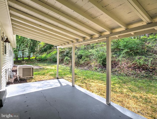 333 GOLF HILLS RD, Havertown, PA 19083