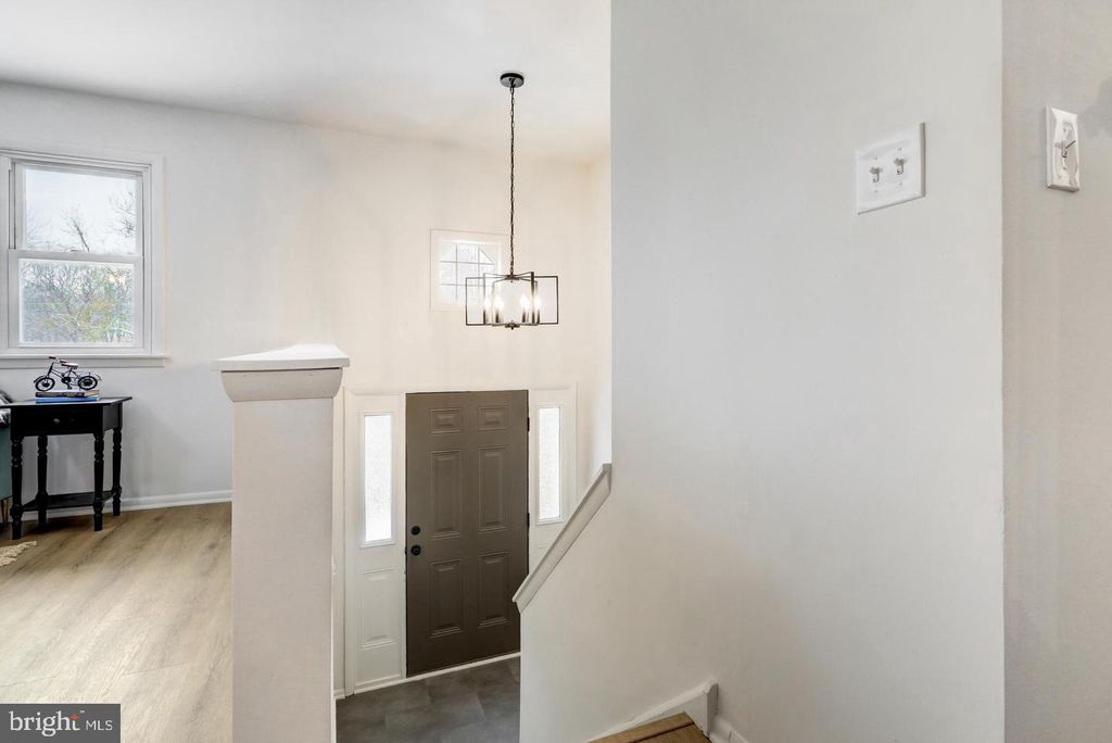 333 GOLF HILLS RD, HAVERTOWN, PA 19083 — photo 5