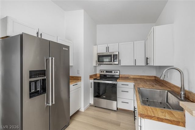 7308 Saybrook Point Drive, Las Vegas, NV 89128