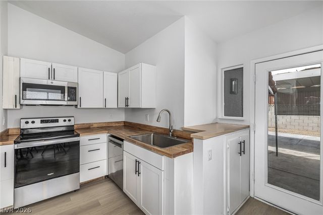 7308 Saybrook Point Drive, Las Vegas, NV 89128