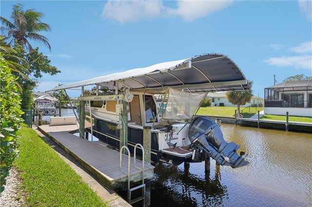 2520 SE 20th PL, Cape Coral, FL 33904