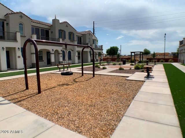 4043 E PONY Lane 104, Gilbert, AZ 85295