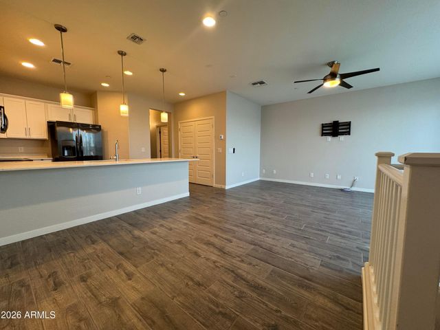 4043 E PONY Lane 104, Gilbert, AZ 85295