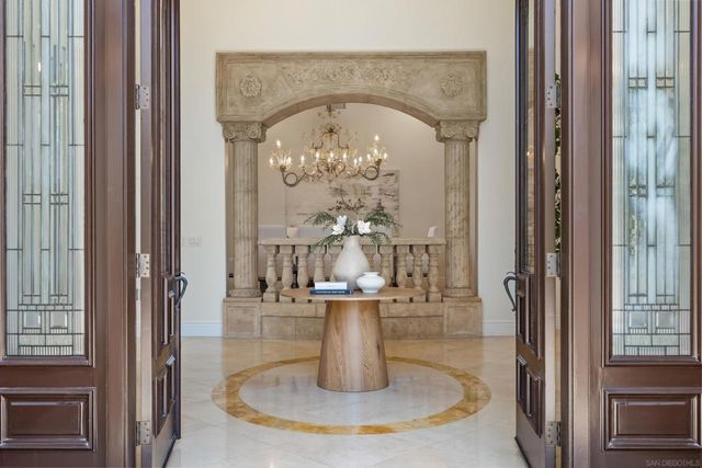 1678 Marisma Way, La Jolla, CA 92037
