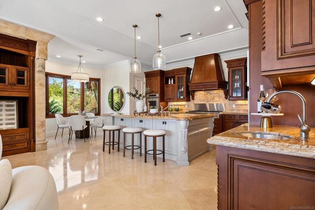 1678 Marisma Way, La Jolla, CA 92037