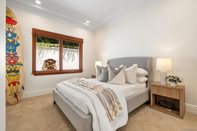 1678 Marisma Way, La Jolla, CA 92037