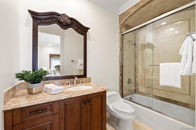 1678 Marisma Way, La Jolla, CA 92037