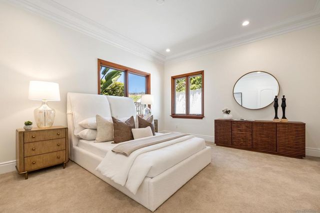 1678 Marisma Way, La Jolla, CA 92037