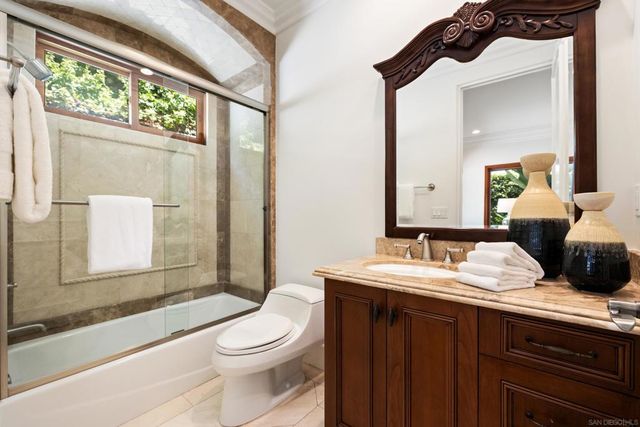 1678 Marisma Way, La Jolla, CA 92037