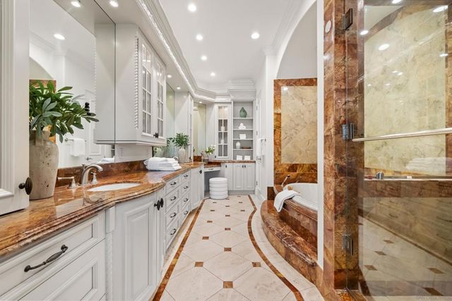 1678 Marisma Way, La Jolla, CA 92037