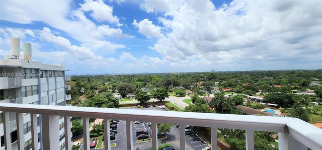 1200 NE Miami Gardens Dr 1005W, Miami, FL 33179