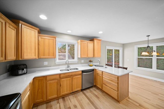 863 Cedar Woods Trail, Muskegon, MI 49441