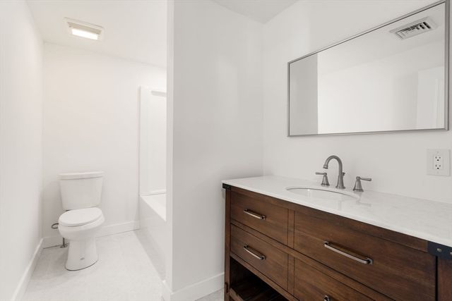 925 Washington Street, Franklin, MA 02038