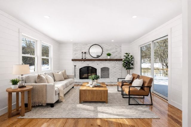 925 Washington Street, Franklin, MA 02038