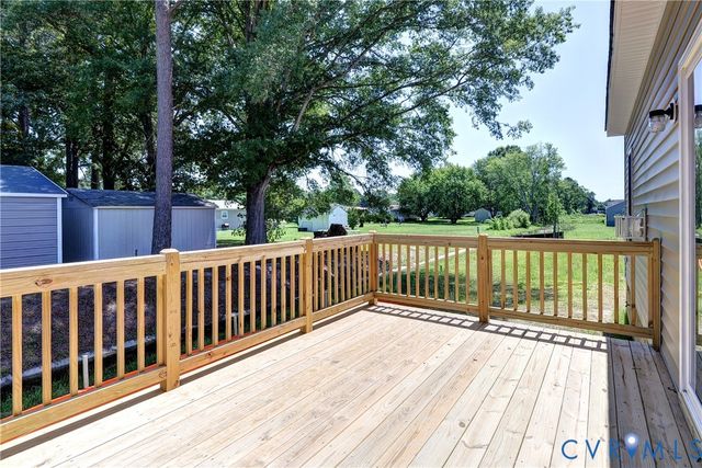 321 Pointers Dr, West Point, VA 23181