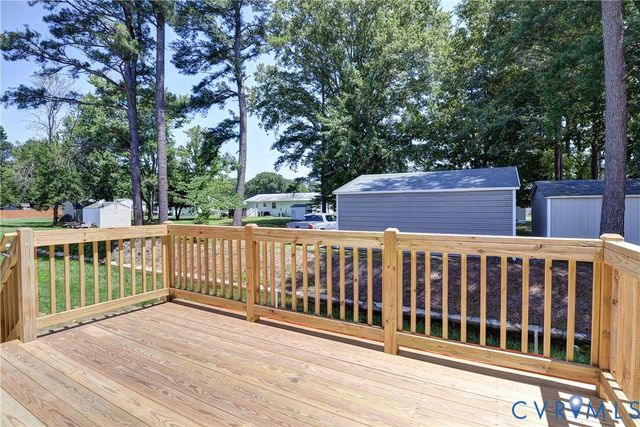 321 Pointers Dr, West Point, VA 23181