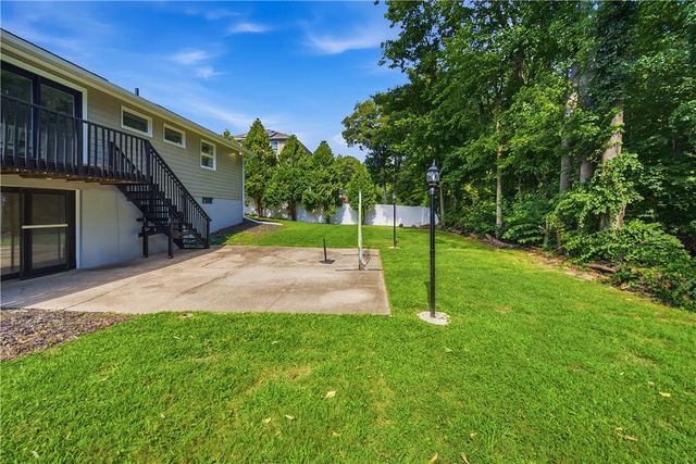 27 West River Parkway, North Providence, RI 02904