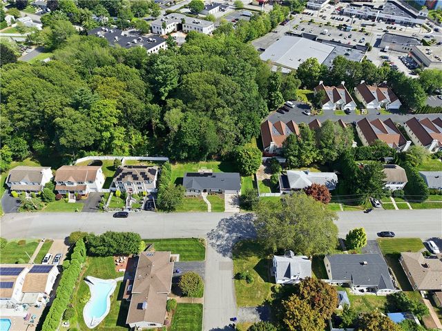27 West River Parkway, North Providence, RI 02904