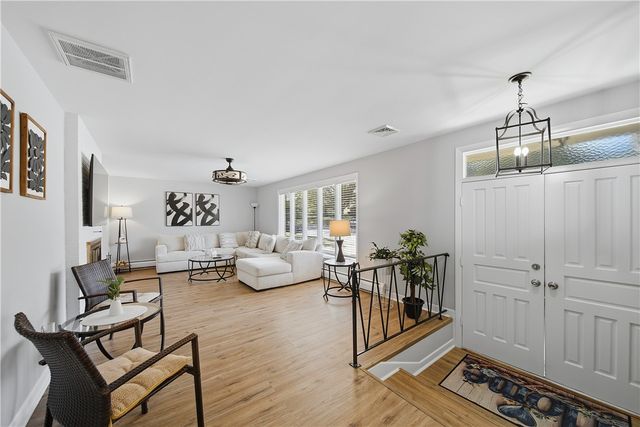 27 West River Parkway, North Providence, RI 02904