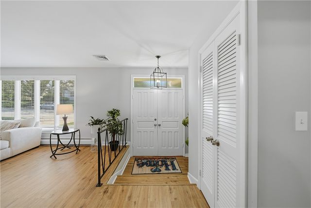 27 West River Parkway, North Providence, RI 02904