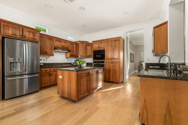 797 Grandview Dr, Auburn, CA 95603