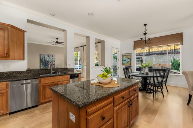 797 Grandview Dr, Auburn, CA 95603