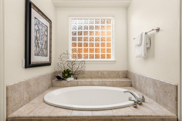 797 Grandview Dr, Auburn, CA 95603