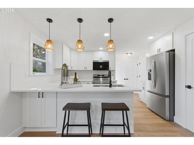 3434 Se ROCKWOOD St, Milwaukie, OR 97222