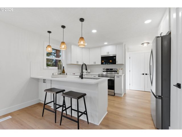 3434 Se ROCKWOOD St, Milwaukie, OR 97222