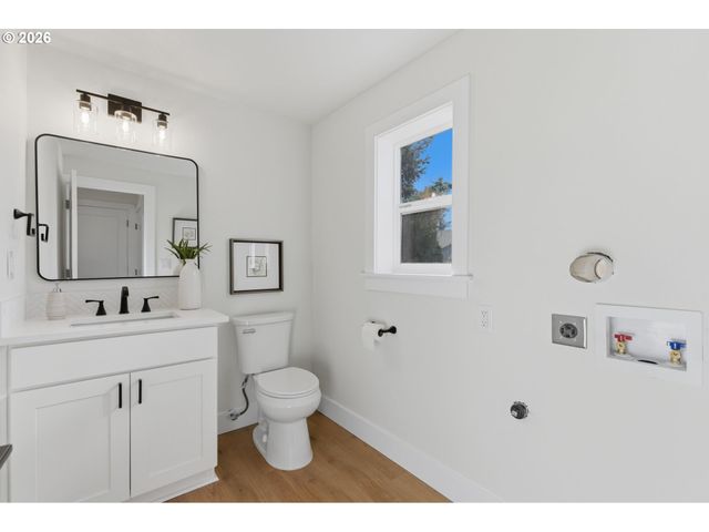 3434 Se ROCKWOOD St, Milwaukie, OR 97222