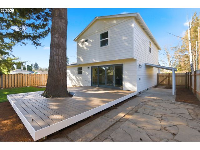 3434 Se ROCKWOOD St, Milwaukie, OR 97222