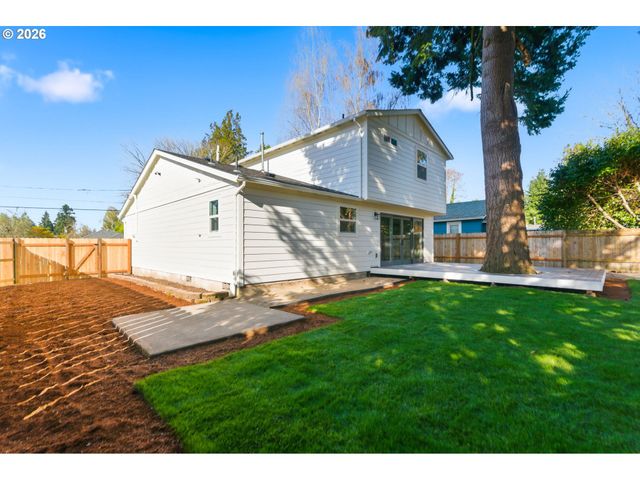 3434 Se ROCKWOOD St, Milwaukie, OR 97222