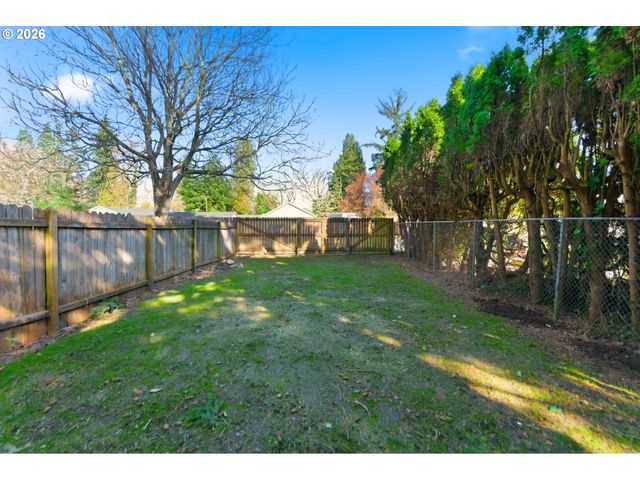 3434 Se ROCKWOOD St, Milwaukie, OR 97222