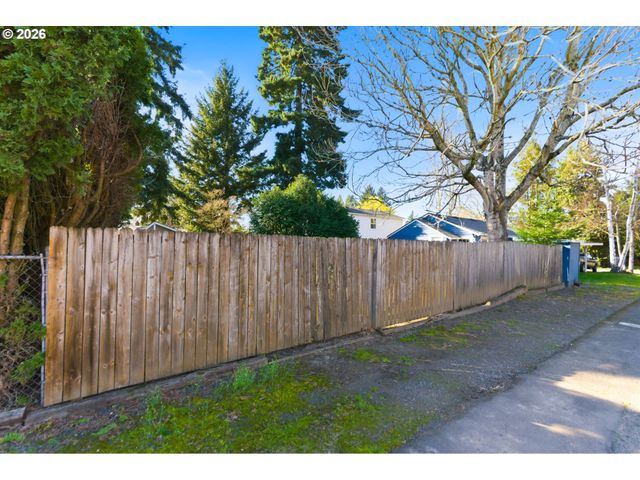 3434 Se ROCKWOOD St, Milwaukie, OR 97222