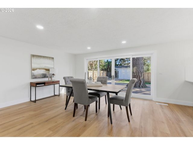 3434 Se ROCKWOOD St, Milwaukie, OR 97222