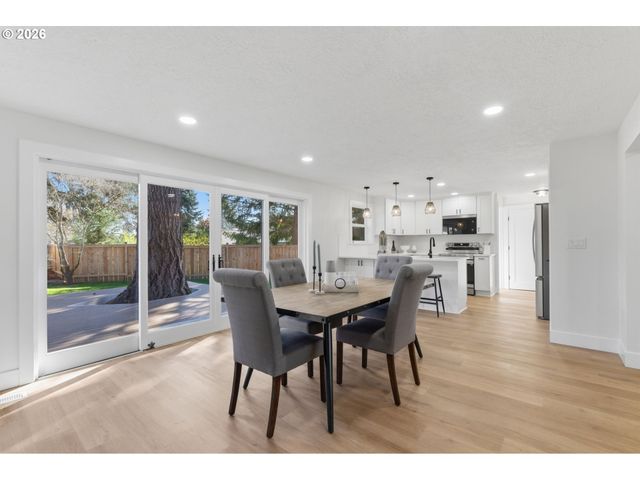 3434 Se ROCKWOOD St, Milwaukie, OR 97222