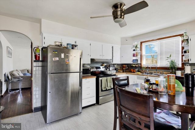 24 TULIP LN, Fleetwood, PA 19522
