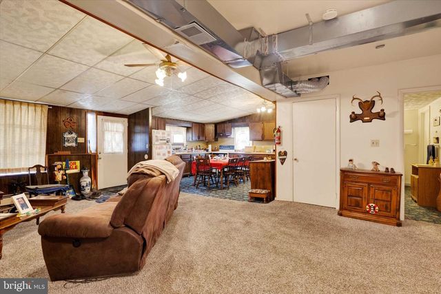 24 TULIP LN, Fleetwood, PA 19522