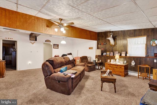 24 TULIP LN, Fleetwood, PA 19522