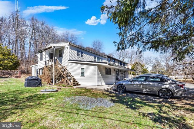 24 TULIP LN, Fleetwood, PA 19522