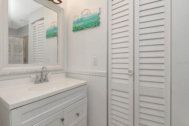 435 LAKEVIEW DRIVE, Oldsmar, FL 34677