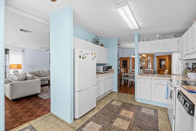 202 Sandy Bottom Place A-09, Fort Pierce, FL 34982