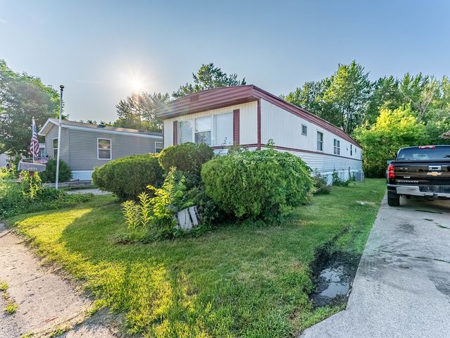 2571 Lilac Lane, Sycamore, IL 60178