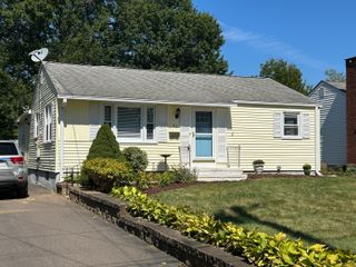 82 Dale Road, Wethersfield, CT 06109