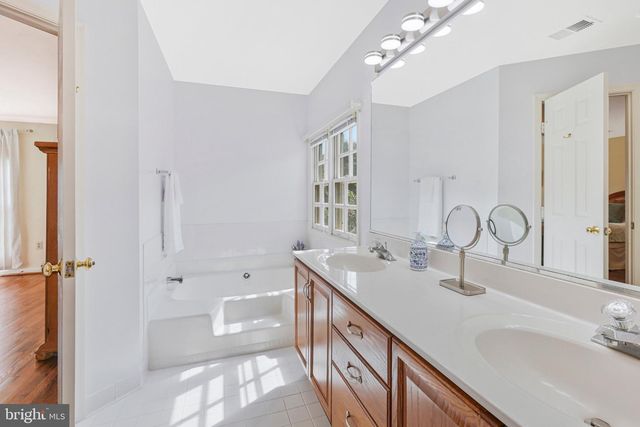 1451 CEDAR AVE, Mclean, VA 22101