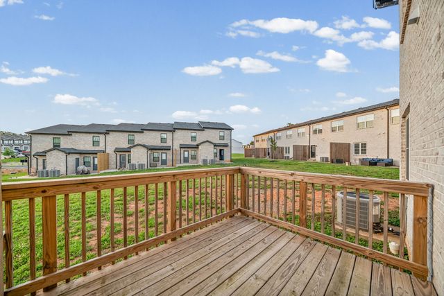 1176 Meadowhill Ln Unit B, Clarksville, TN 37043